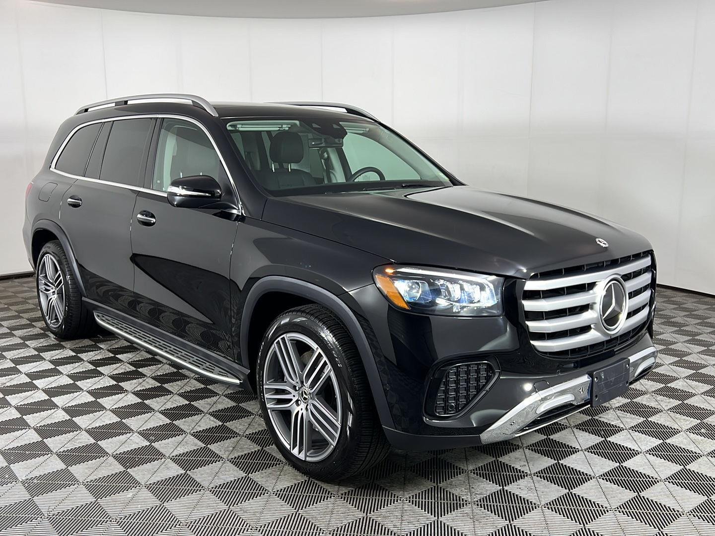 Certified Used 2026 Black Mercedes-Benz GLS 450 image 32