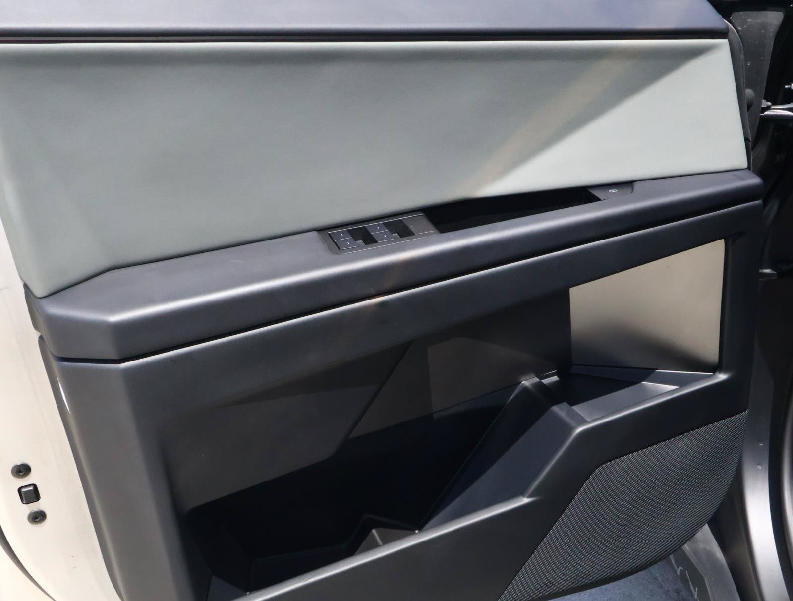 Used 2025 Ultra-Hard Stainless Steel Tesla Long Range image 14