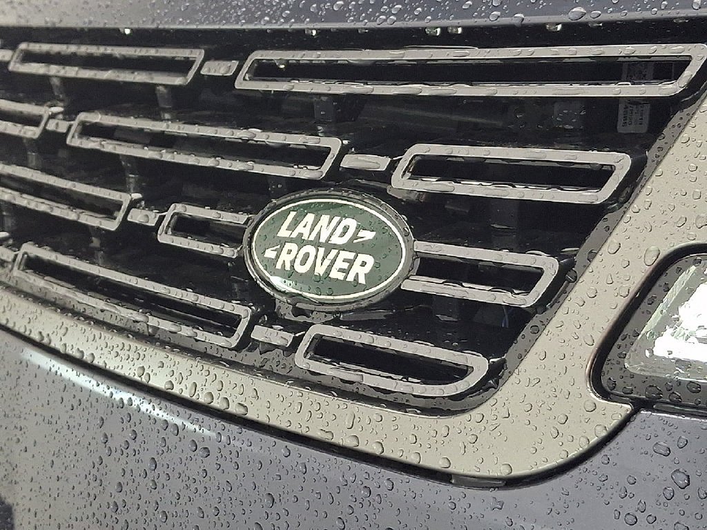 New 2026 Varesine Blue Land Rover SE image 22