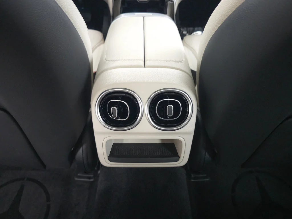 Used 2026 Polar White Mercedes-Benz C 300 image 24