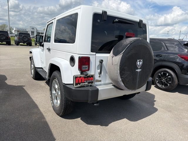 Used 2013 White Jeep Sahara image 6