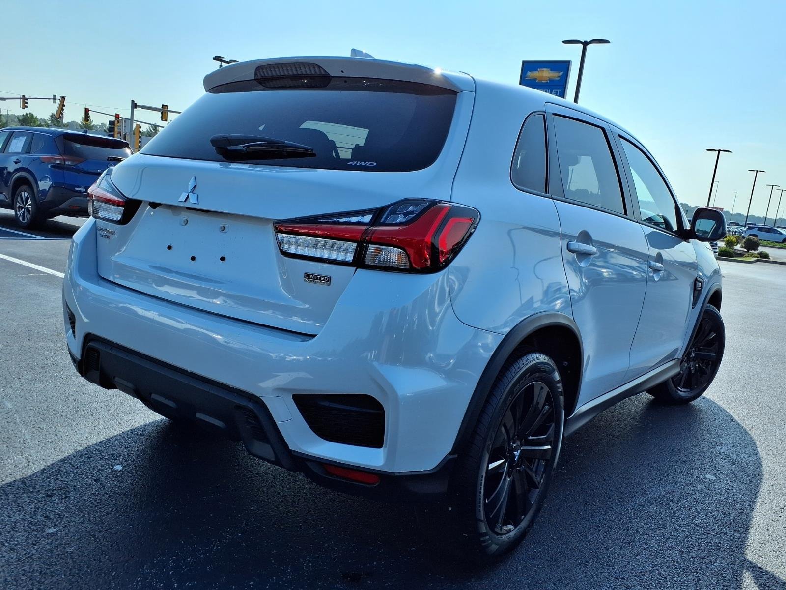 Used 2025 White Mitsubishi 2.0 LE AWC image 30