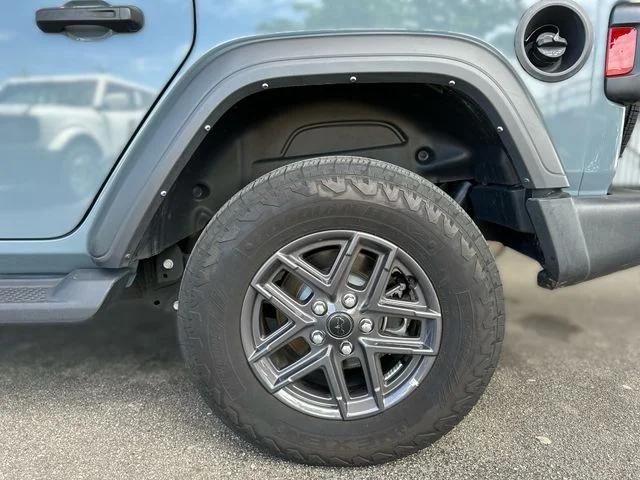 Used 2024 Gray Jeep Sport S image 10