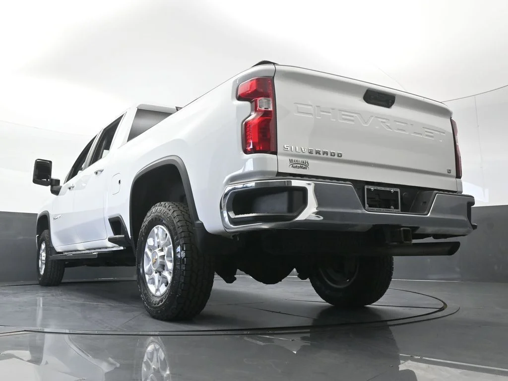 Used 2022 Summit White Chevrolet LT image 53