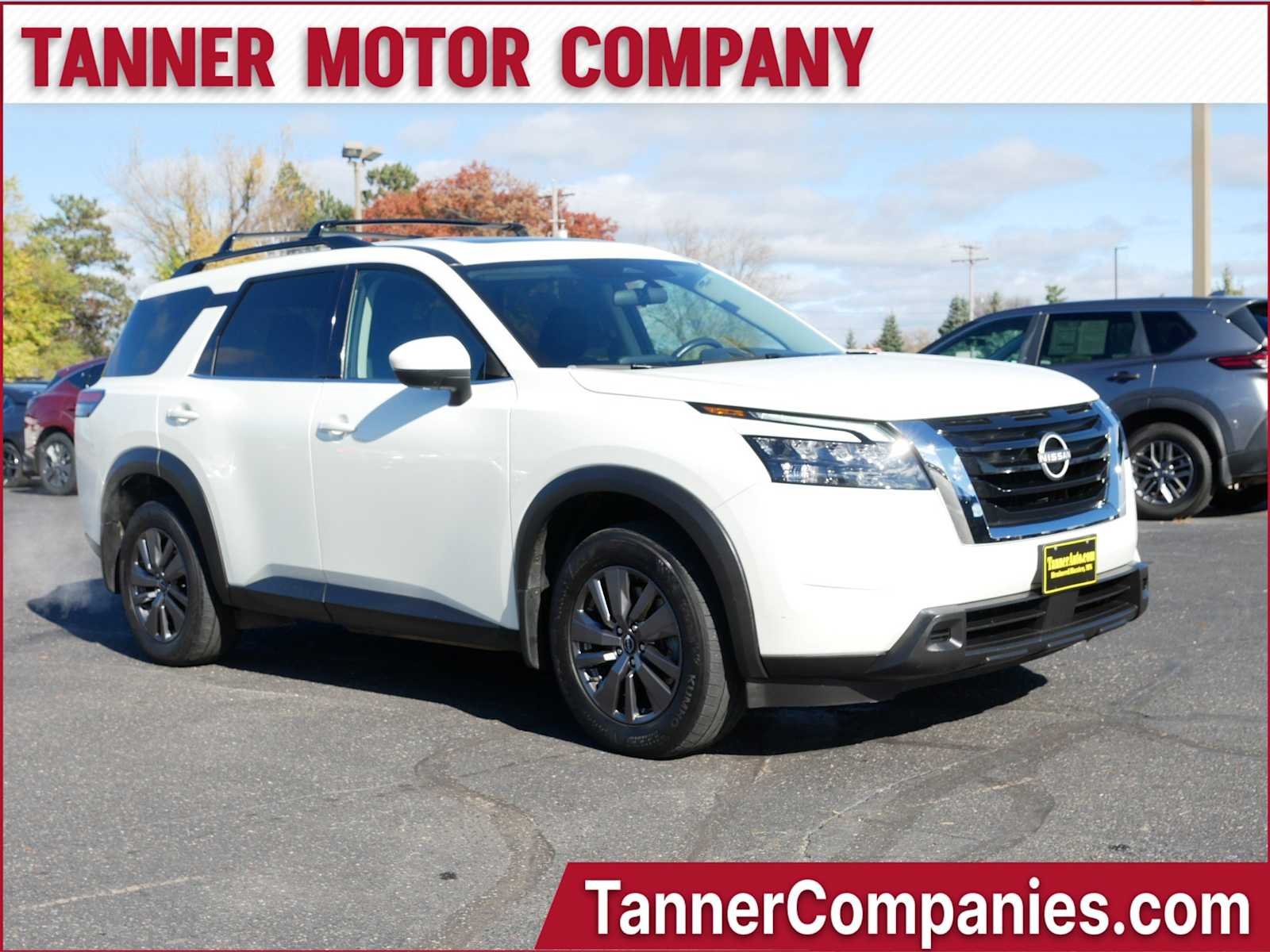 2023 Nissan Pathfinder SV