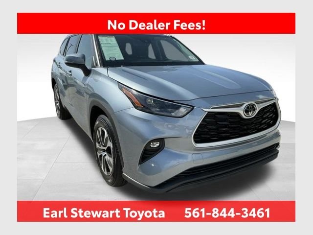Used 2023 Blue Toyota XLE image 1