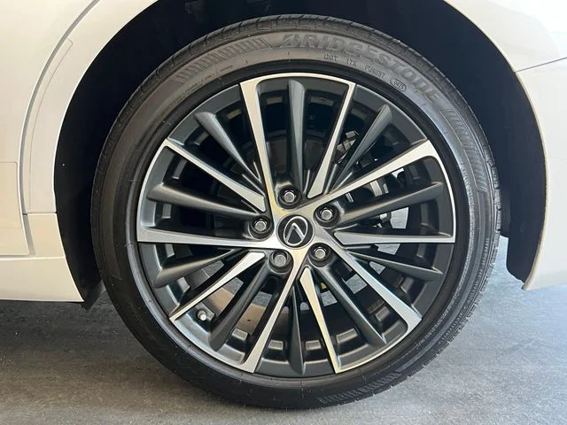 Used 2025 Eminent White Pearl Lexus 300h image 12