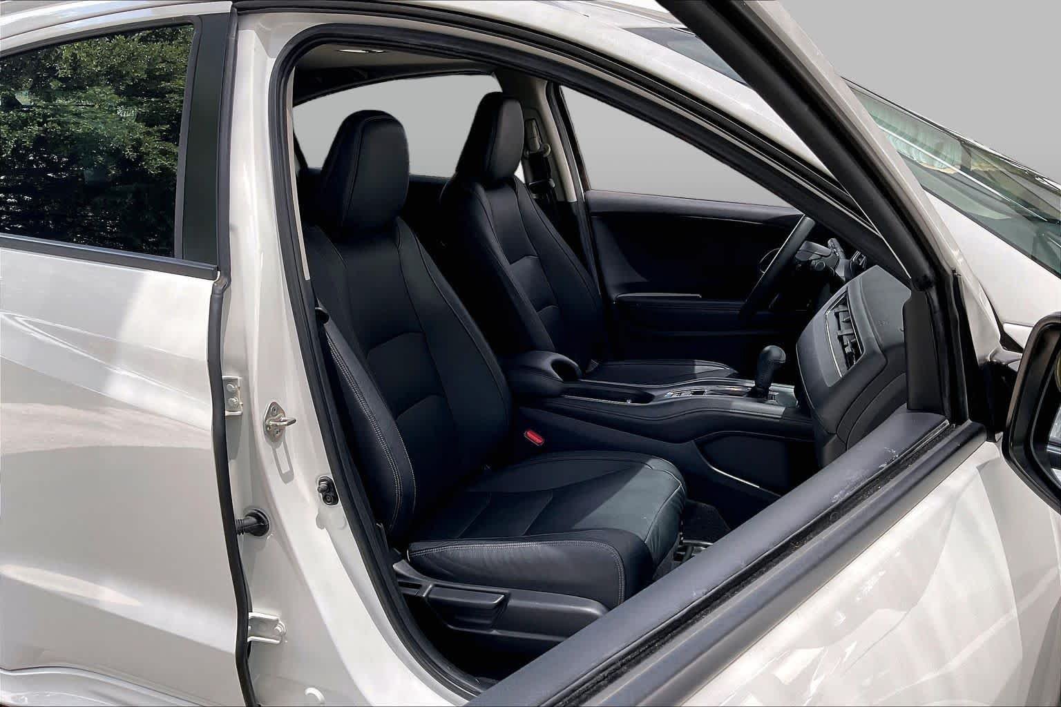 Used 2019 Platinum White Pearl Honda Touring image 9