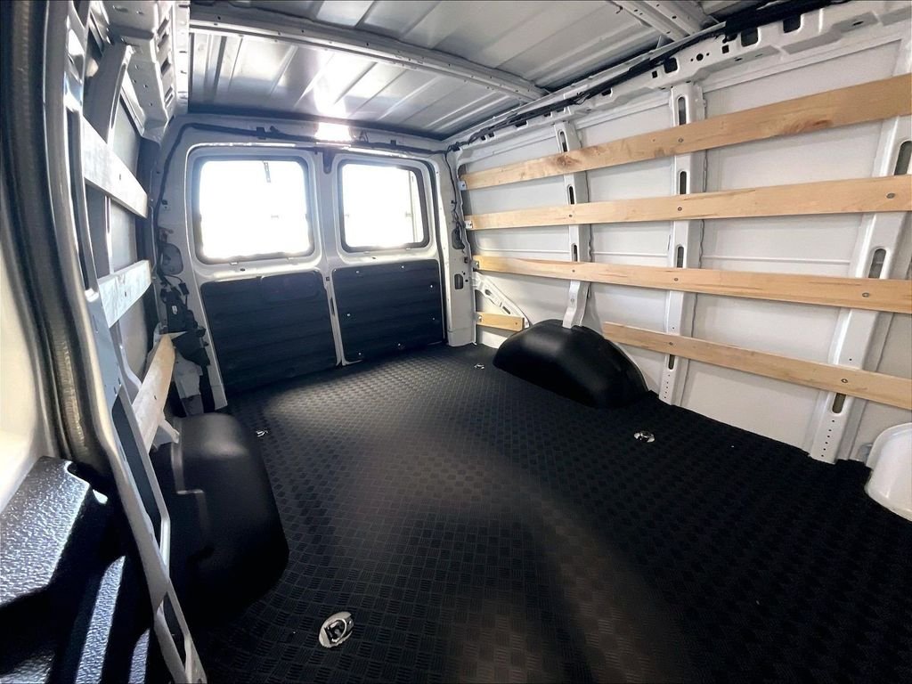 Used 2025 White GMC Work Van image 15