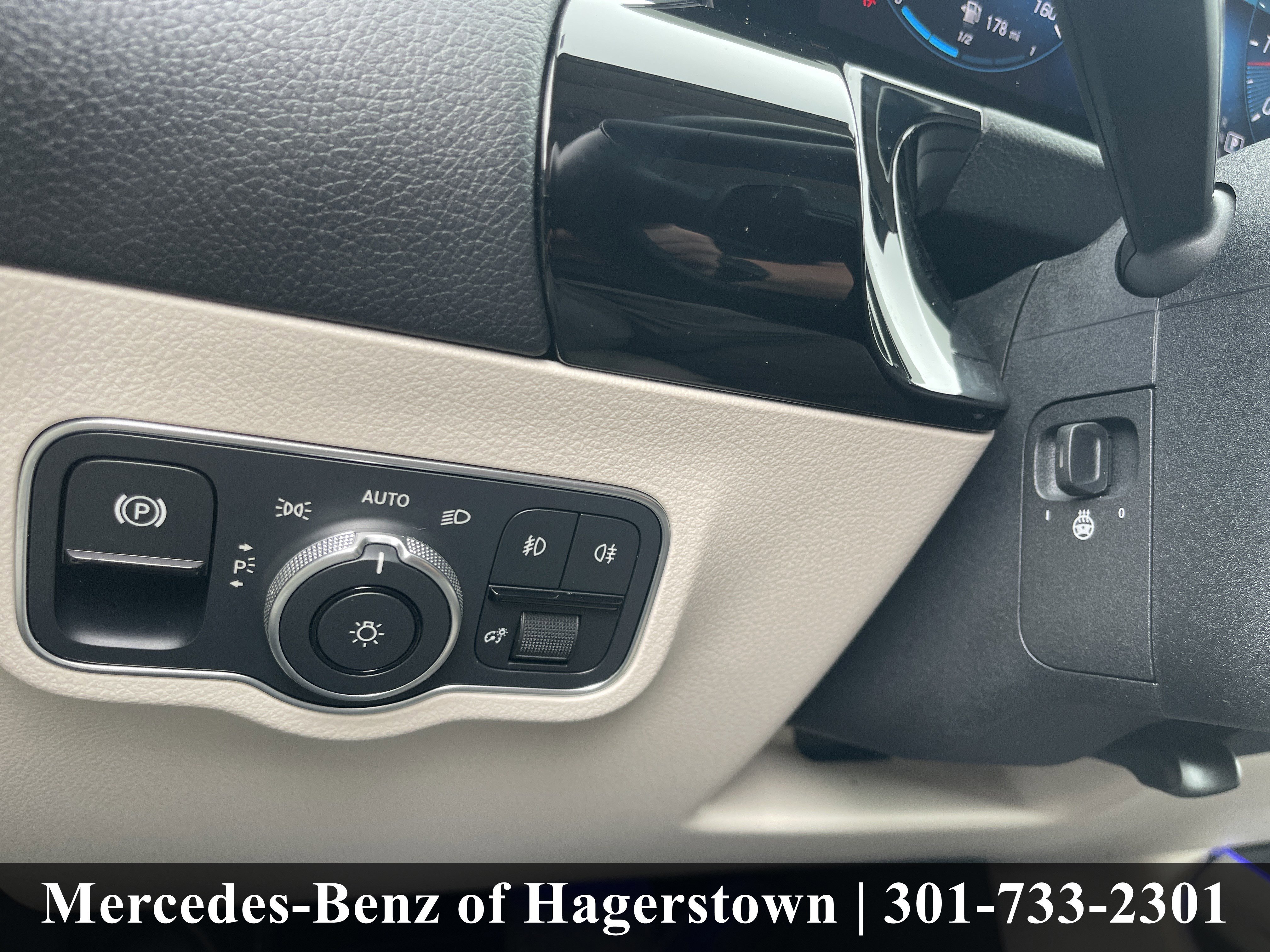 Certified Used 2023 Mountain Grey Metallic Mercedes-Benz GLA 250 4MATIC® SUV image 18