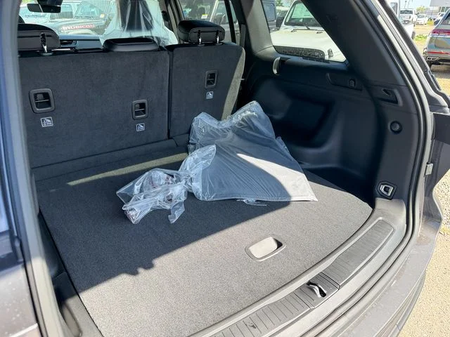New 2026 Baltic Gray Metallic Clear-Coat Exterior Paint Jeep Altitude image 26