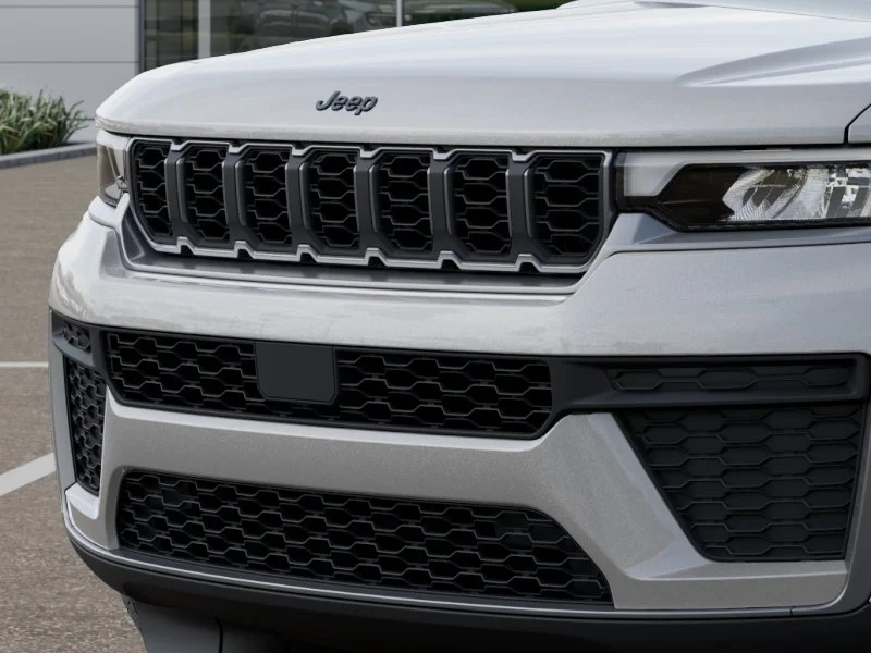 New 2026 Silver Zynith Jeep Laredo Altitude image 37