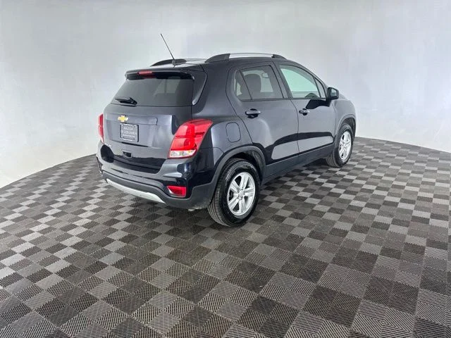 Used 2022 Blue Chevrolet LT image 5