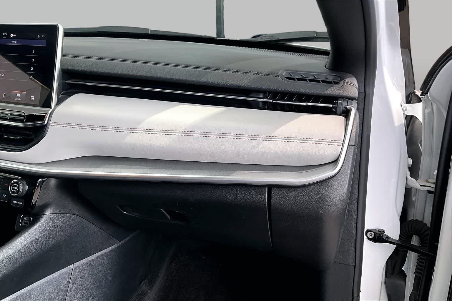 Used 2025 Bright White Clearcoat Jeep Limited image 18