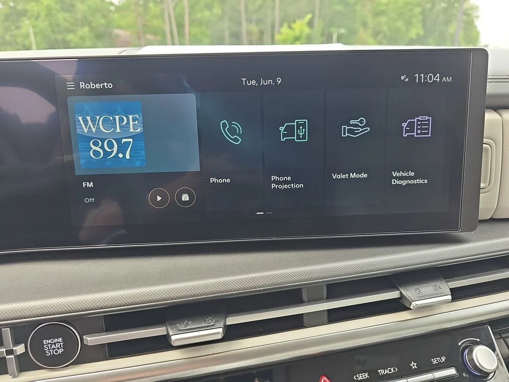 Used 2025 Silver Hyundai SEL image 20