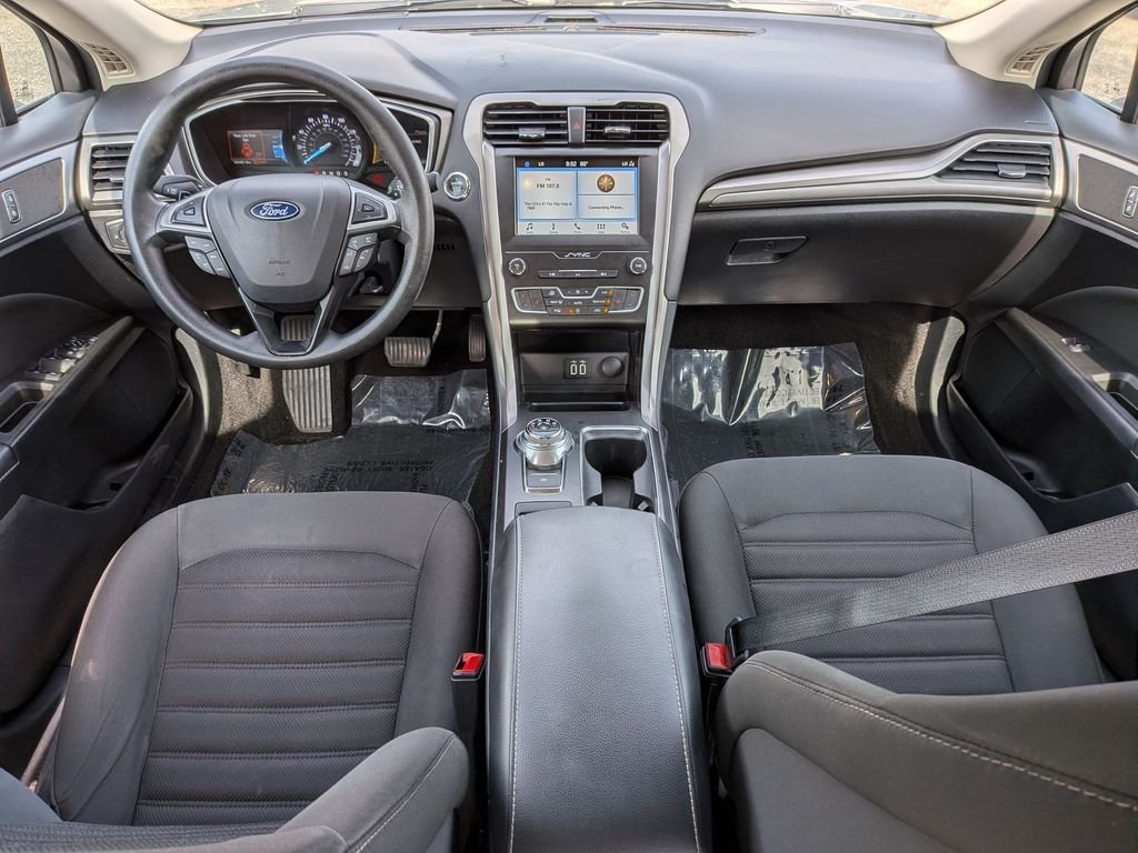 Used 2019 Silver Ford SE image 5
