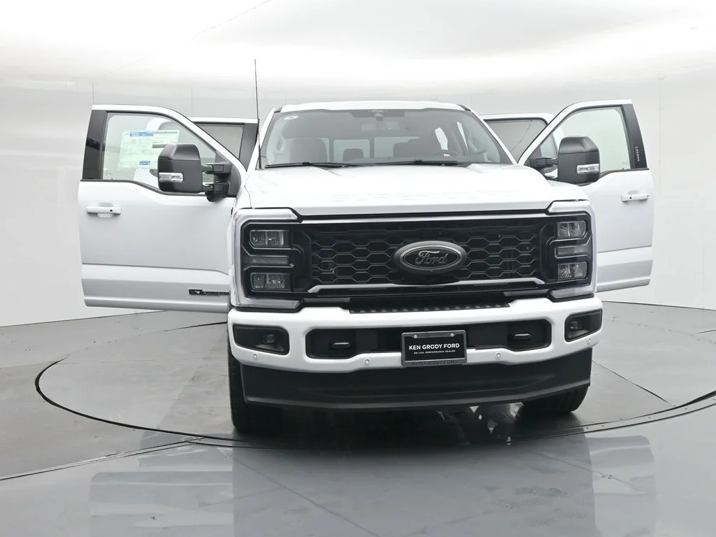 New 2026 Oxford White Ford Lariat image 17