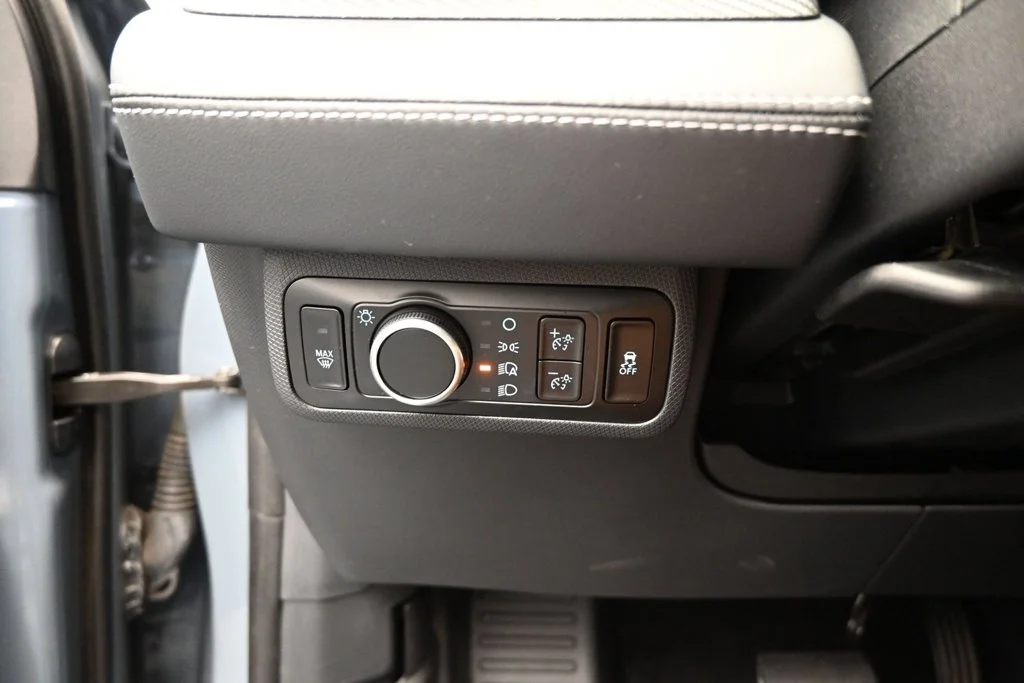 Used 2024 Blue Ford Select image 14