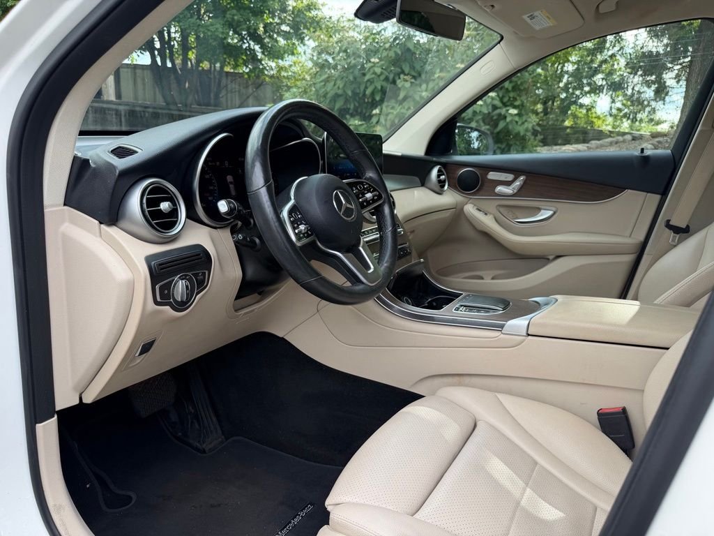 Certified Used 2021 White Mercedes-Benz GLC 300 image 5