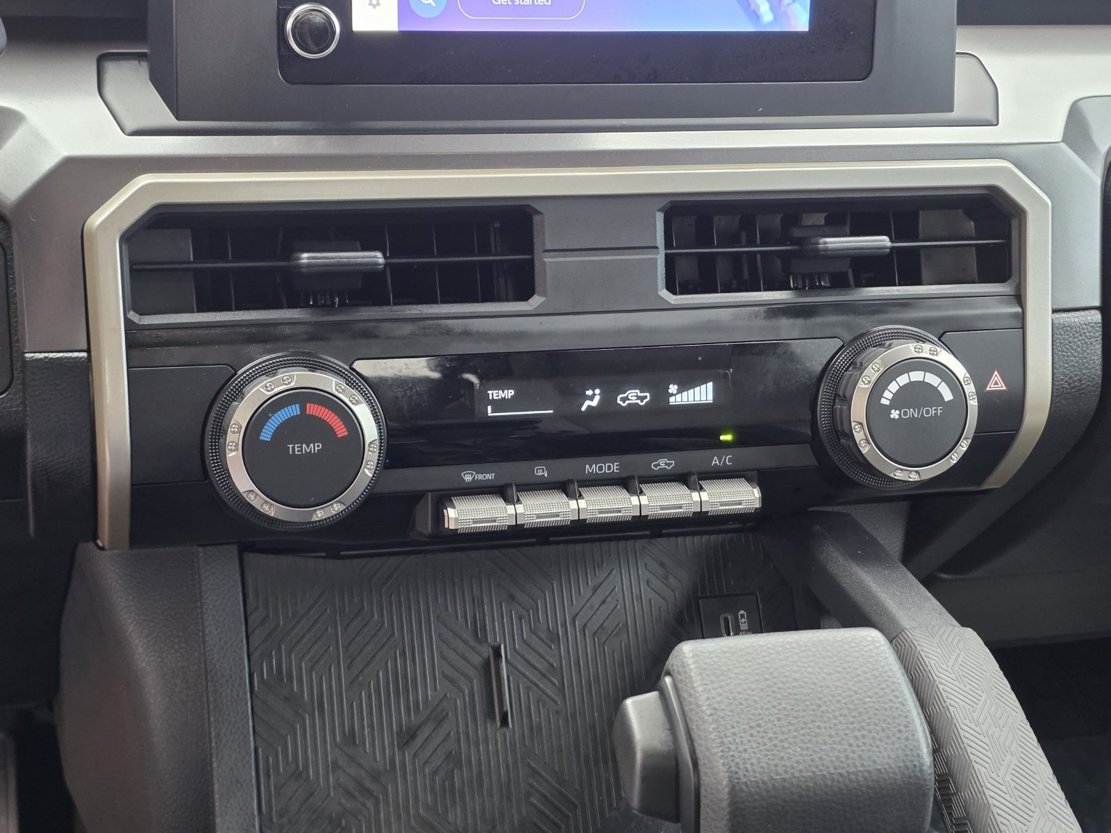 2025 Toyota Tacoma SR5 - Photo 20