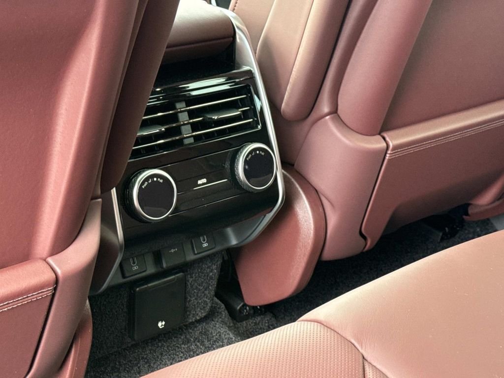 2026 Land Rover Range Rover SE - Photo 17