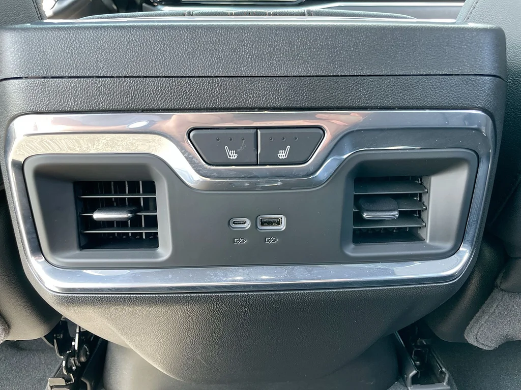 Used 2026 Polar White Tricoat Chevrolet High Country image 22