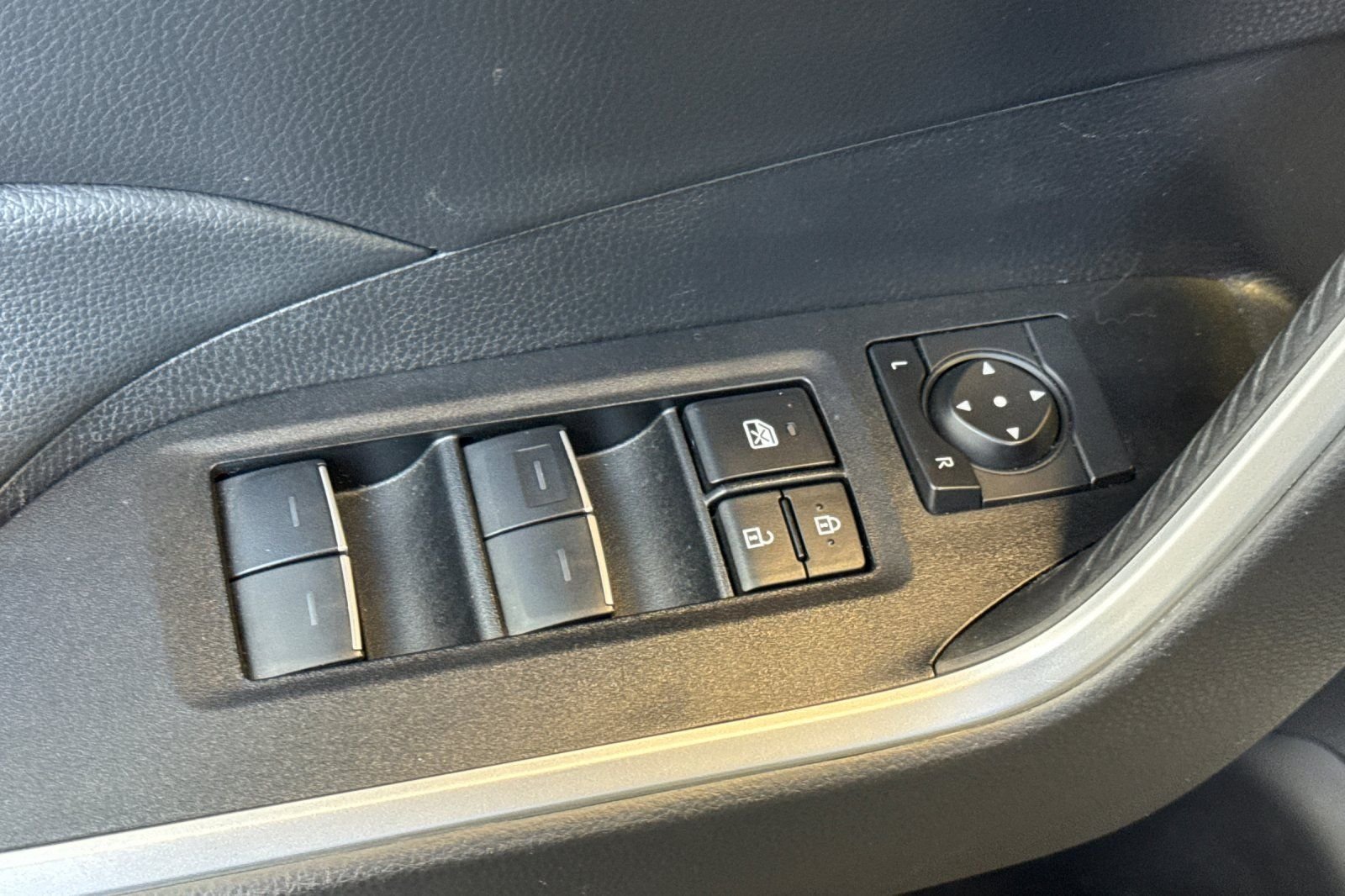Certified Used 2025 Beige Toyota XLE Premium image 15