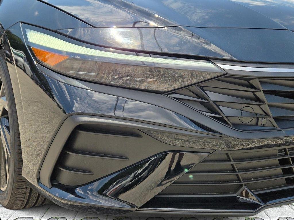 New 2026 Black Hyundai SEL Sport image 2
