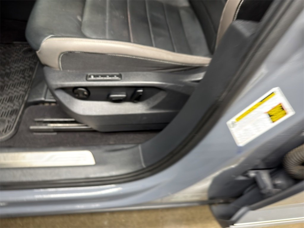 Used 2023 Volkswagen Atlas Cross Sport SEL Premium R-Line with VIN 1V2FE2CA2PC218556 for sale in Kansas City