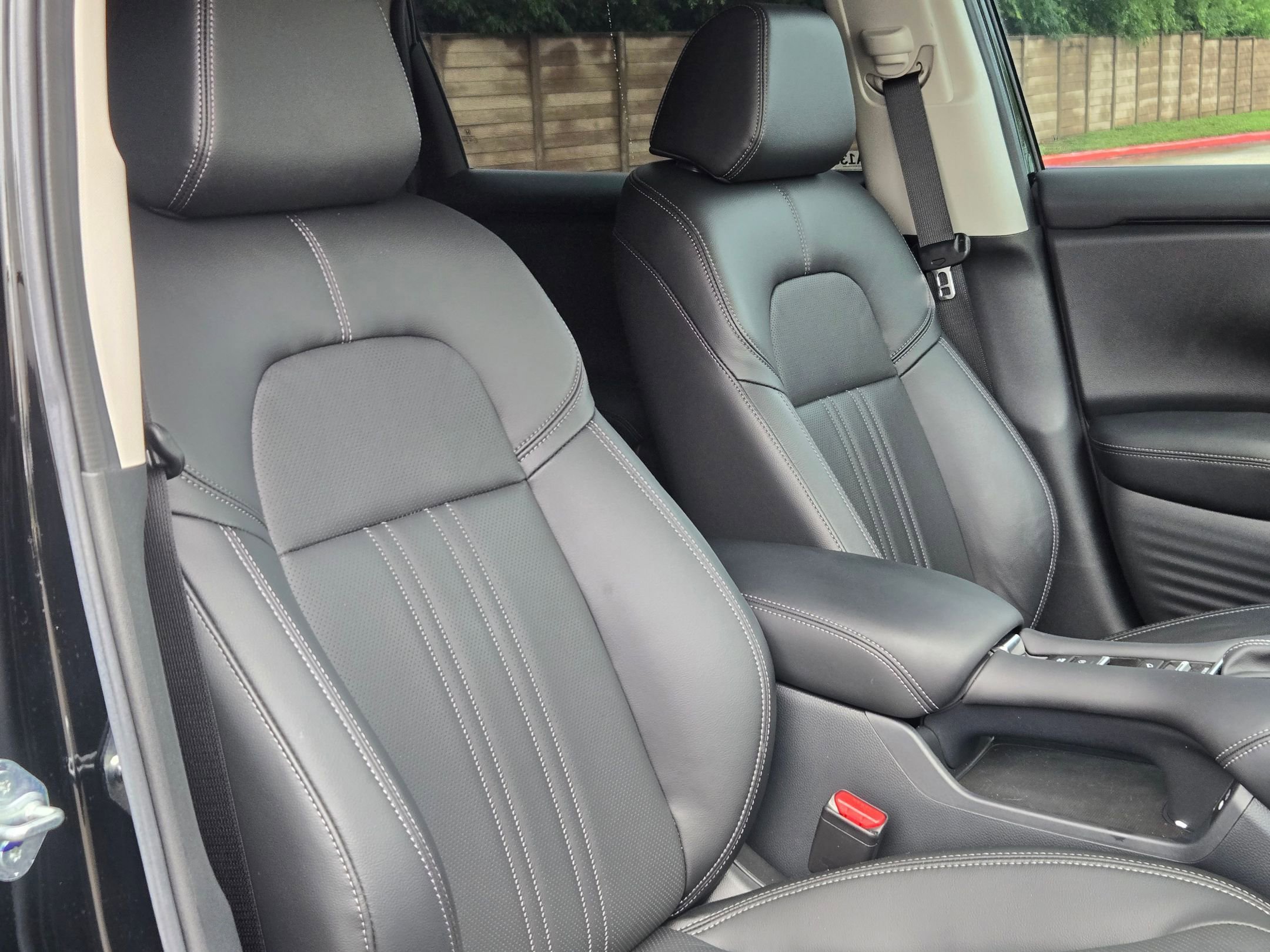 Used 2025 Black Honda EX-L image 30
