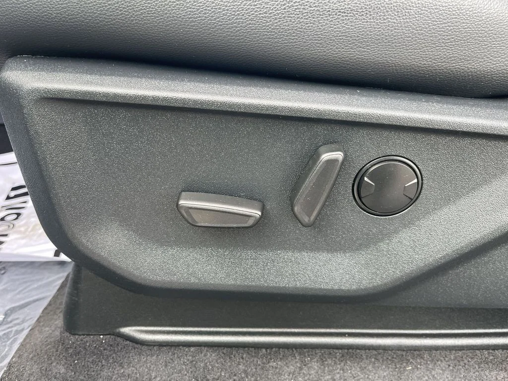 Used 2025 Black Ford Lariat image 12