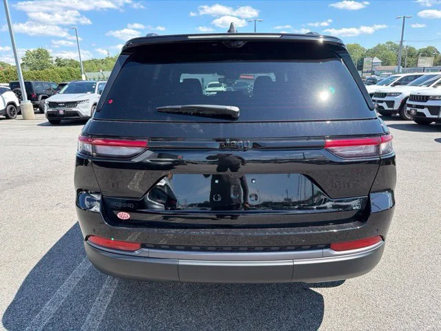 New 2026 Black Jeep  image 4