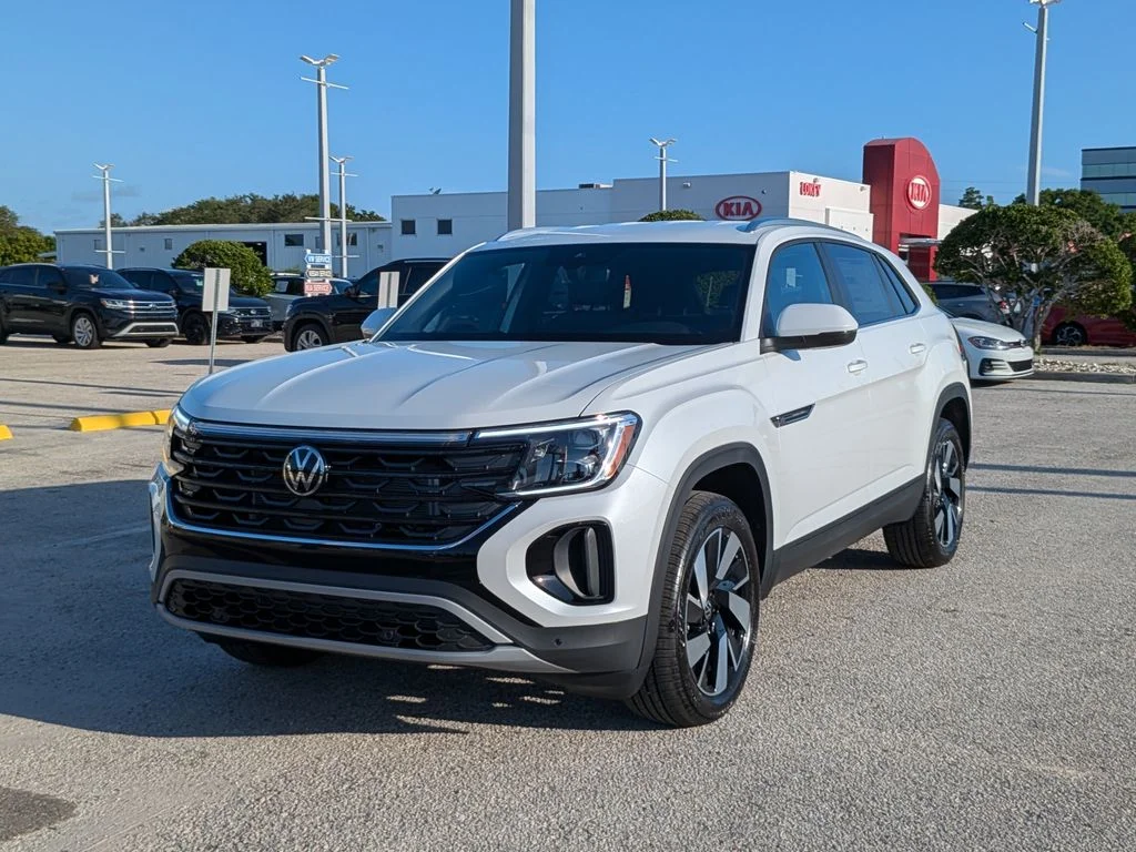 New 2026 White/off-white Volkswagen SE w/Technology image 2