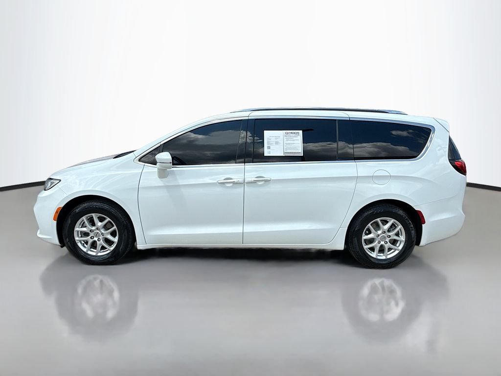 Certified Used 2021 Bright White Clearcoat Chrysler Touring L image 4