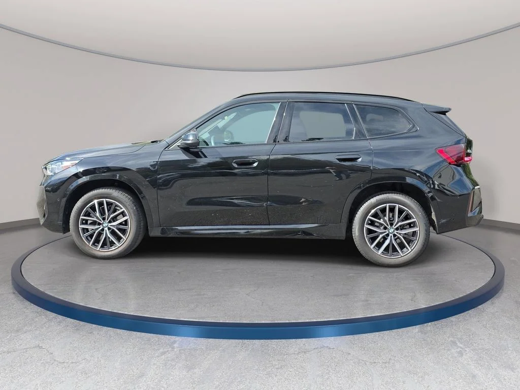 Used 2026 Black Sapphire Metallic BMW xDrive28i image 9