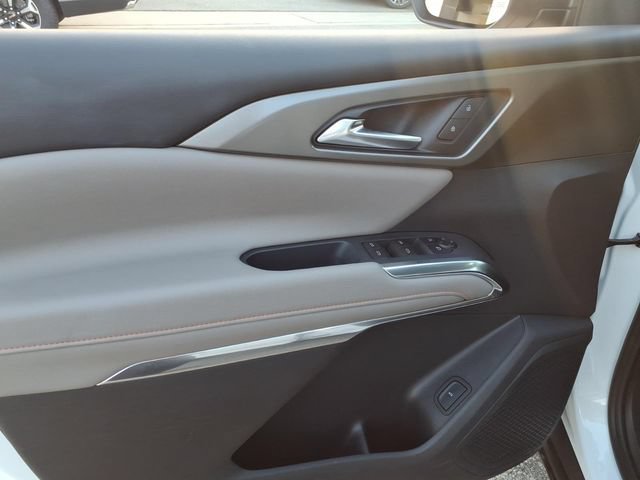 Used 2026 Summit White Chevrolet LT image 18