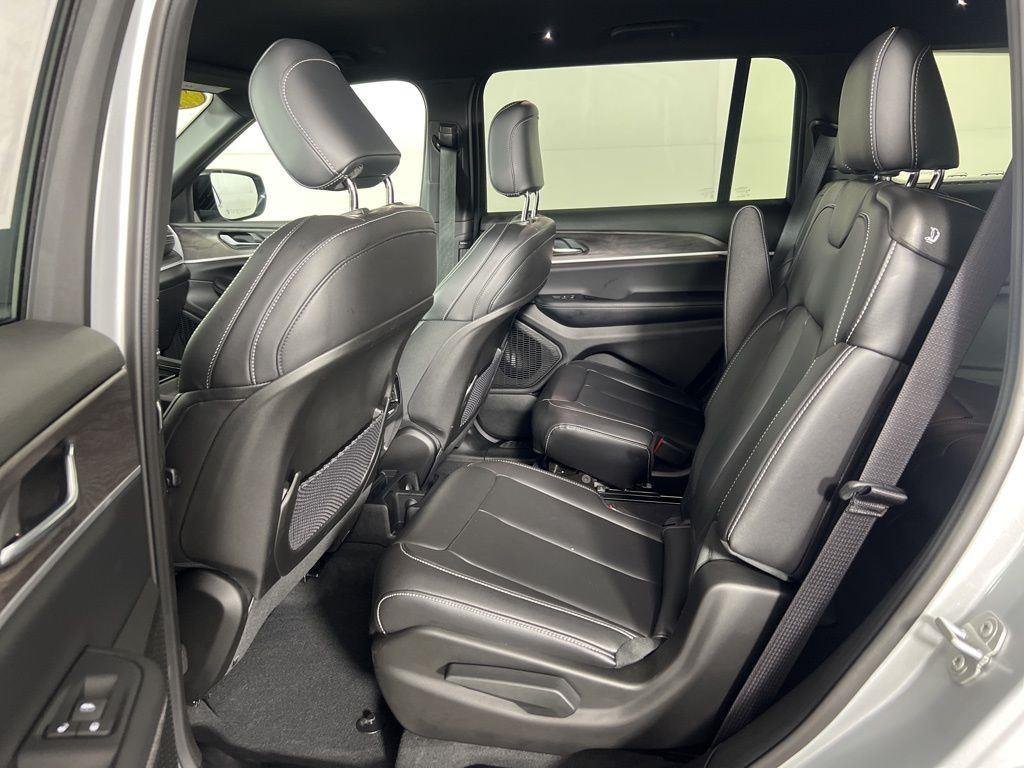 Used 2025 Silver Zynith Jeep Limited image 21