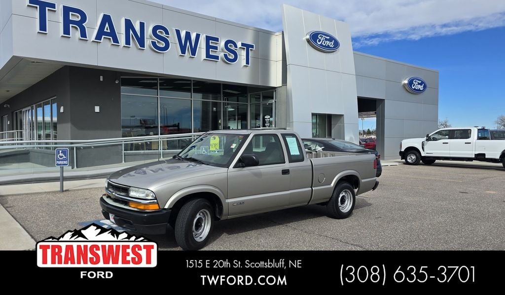 2002 Chevrolet S-10 LS