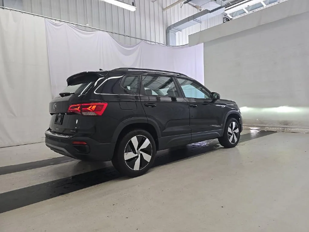 Used 2023 Deep Black Volkswagen 1.5T S image 4