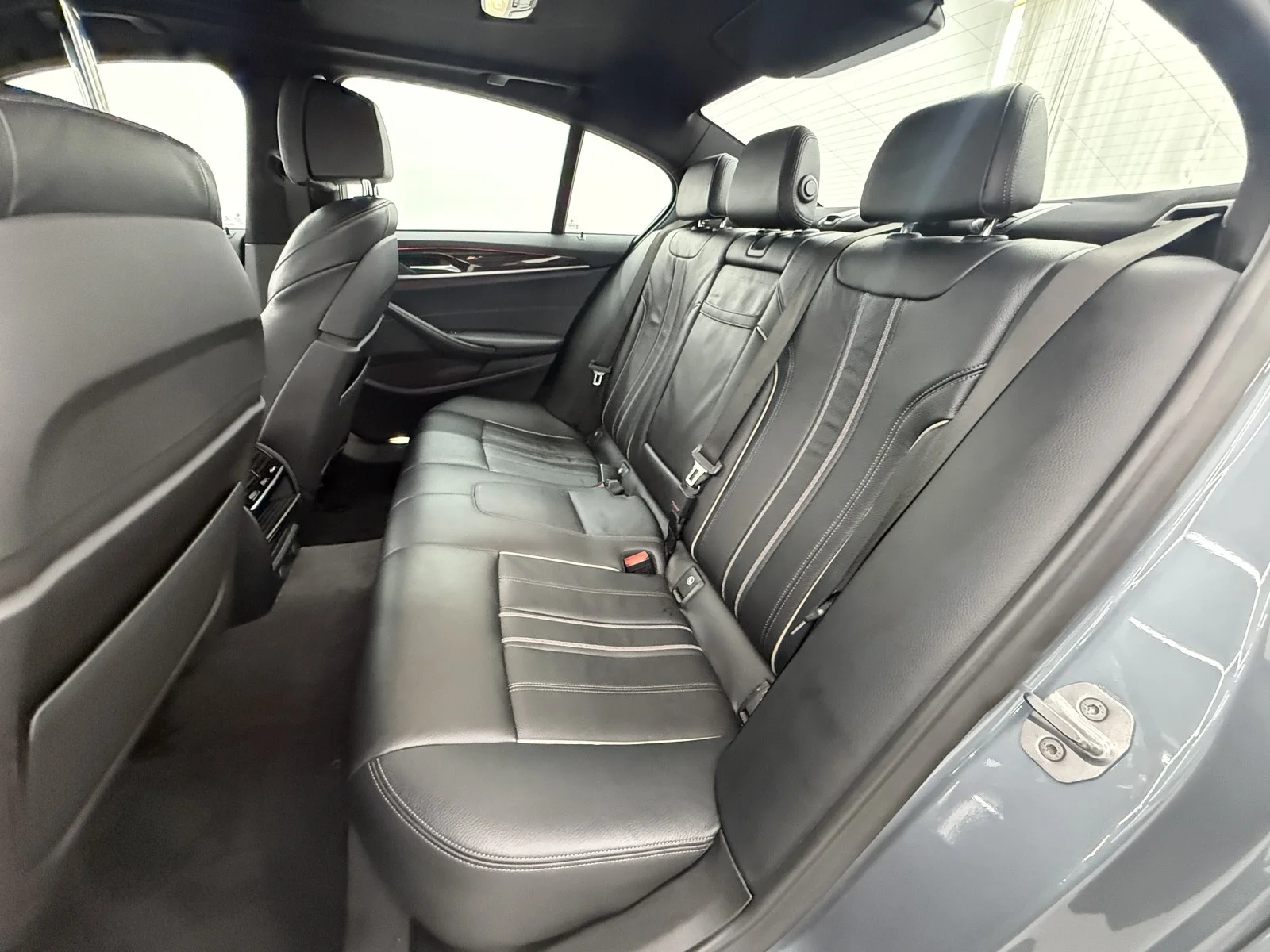 Used 2018 Bluestone Metallic BMW 530e xDrive iPerformance image 37