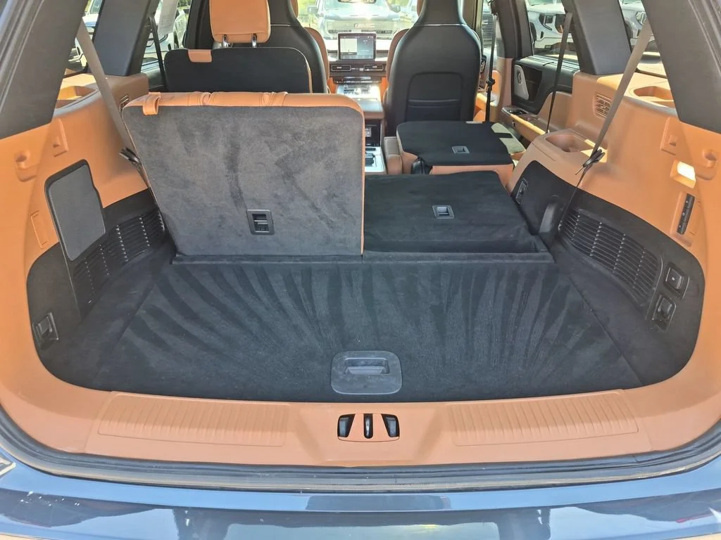 Used 2023  Lincoln Black Label image 42