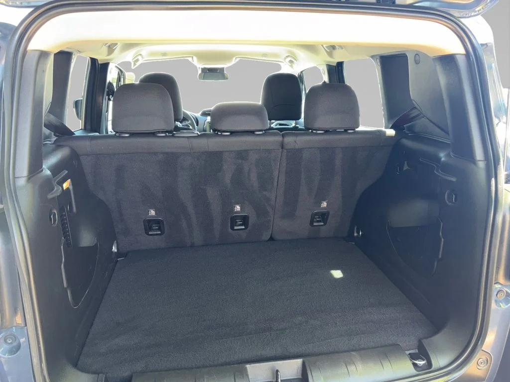 Certified Used 2023 Blue Jeep Latitude image 14