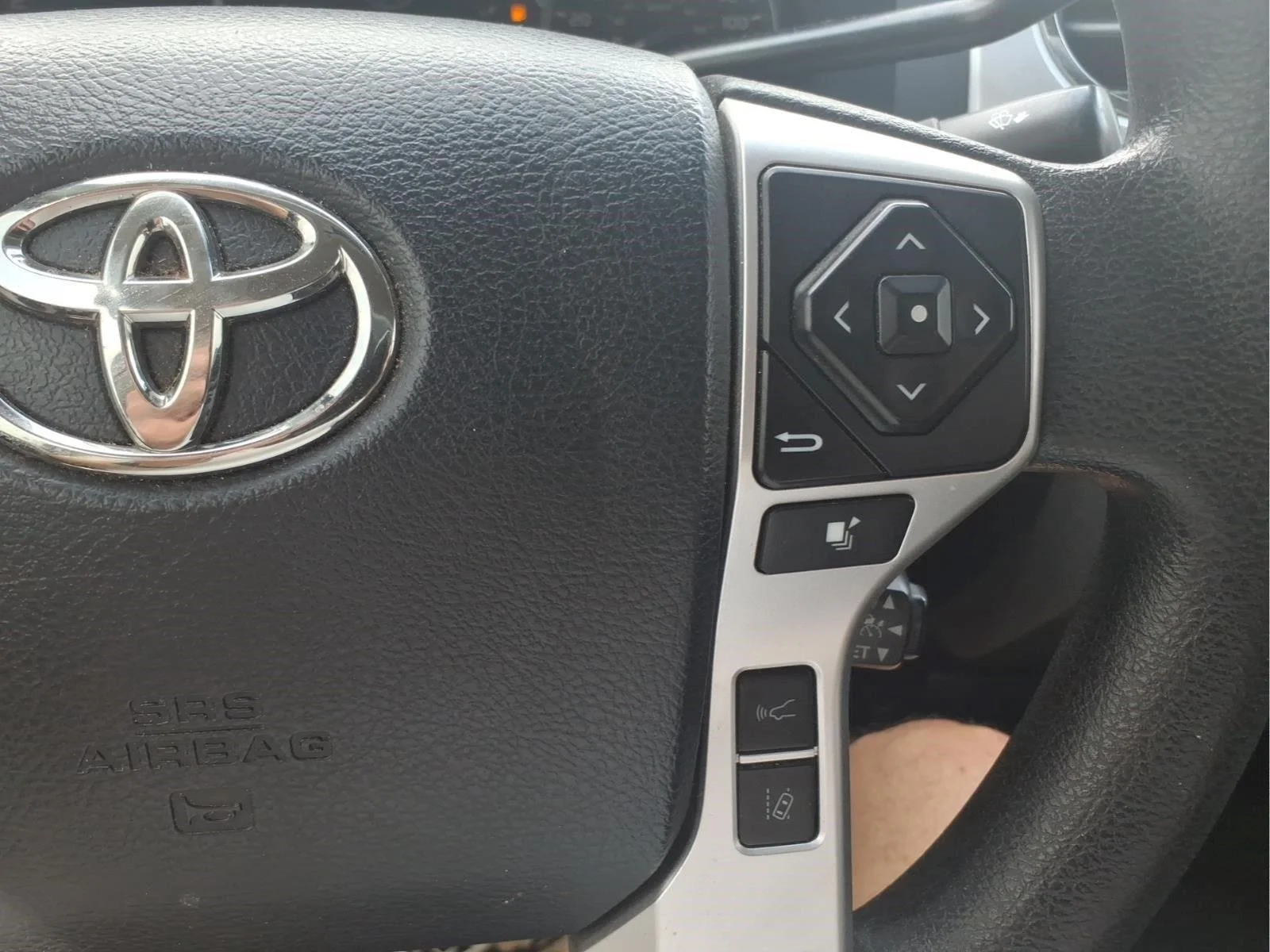 Used 2020 Super White Toyota SR5 image 21