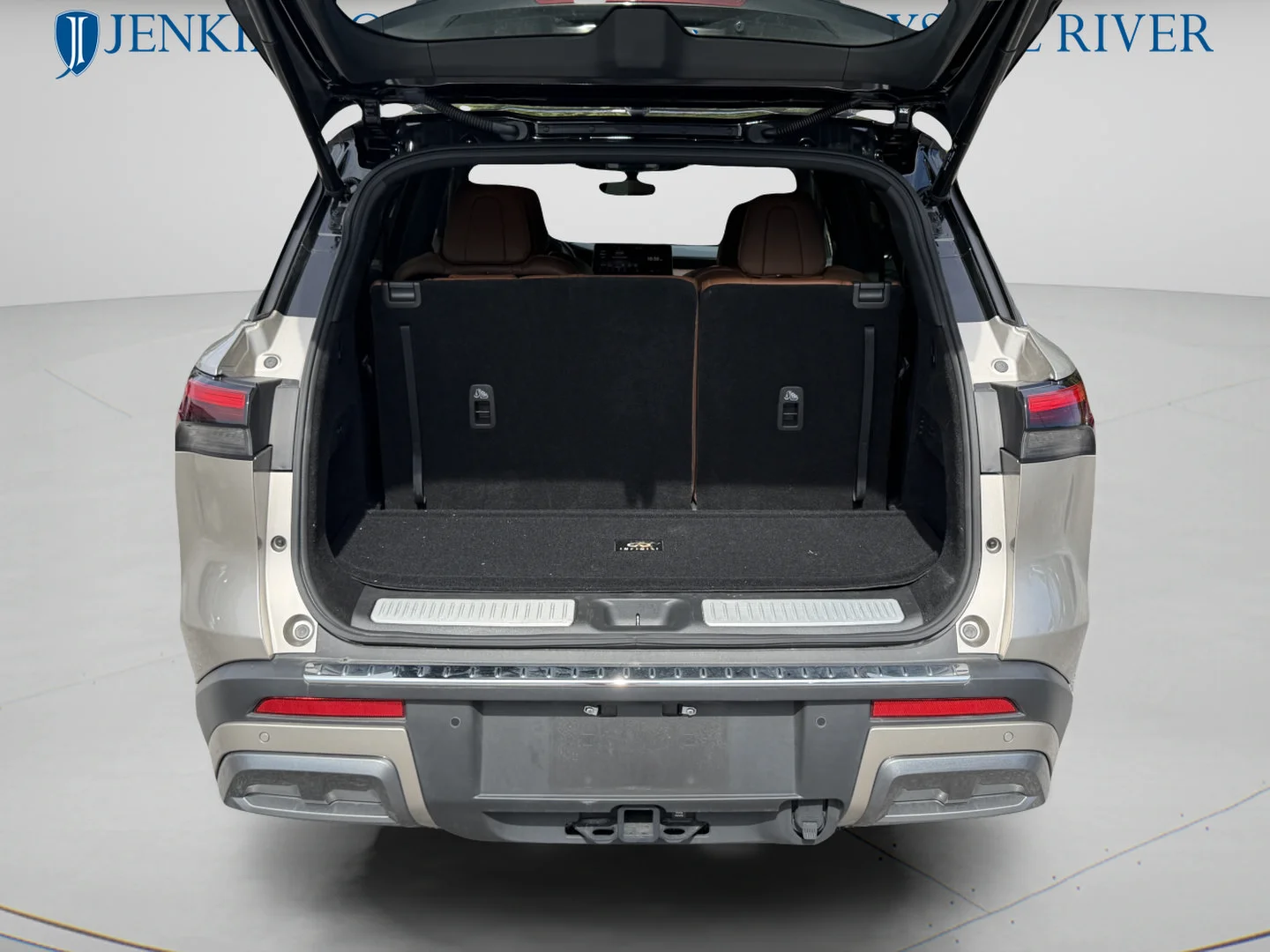 Used 2023 Warm Titanium/Black Obsidian INFINITI AUTOGRAPH image 15
