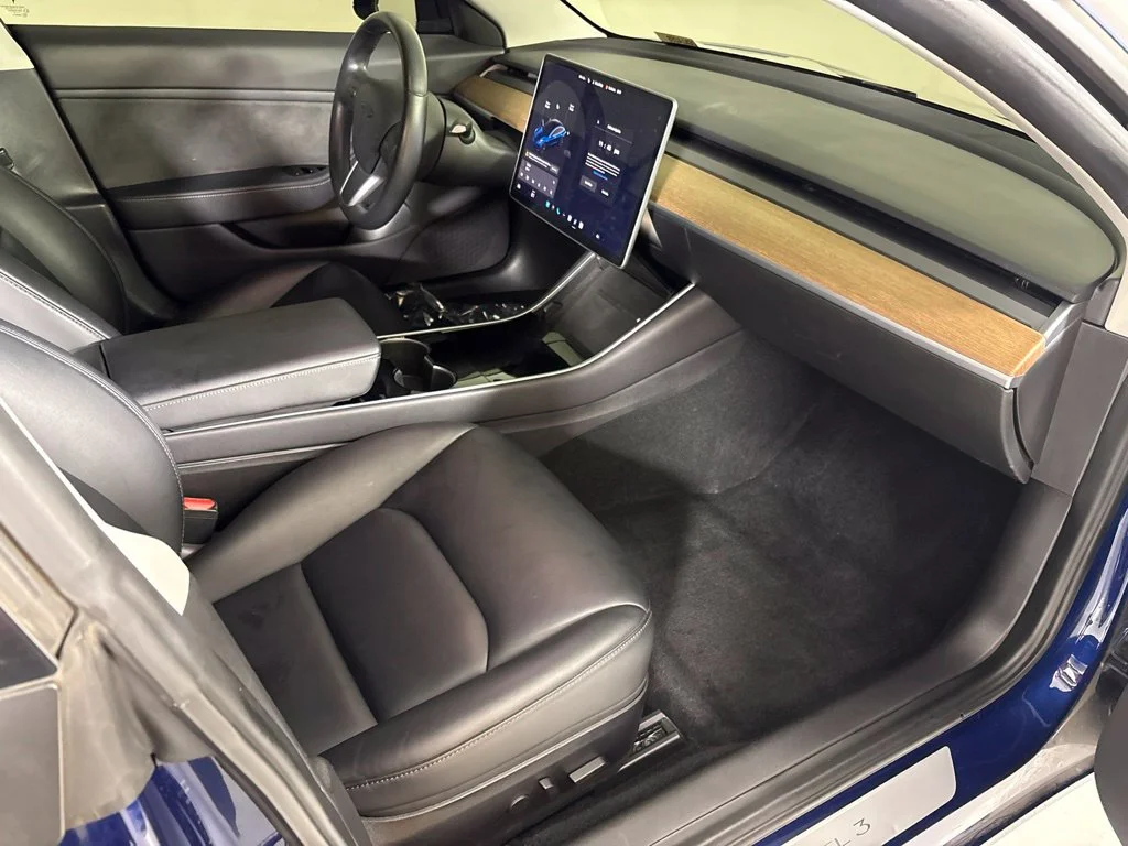 Used 2019 Blue Tesla Mid Range image 13