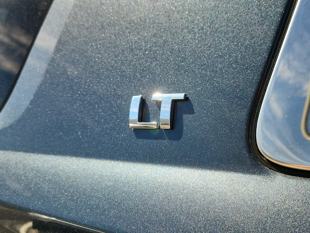 Used 2020 Gray Chevrolet LT image 17