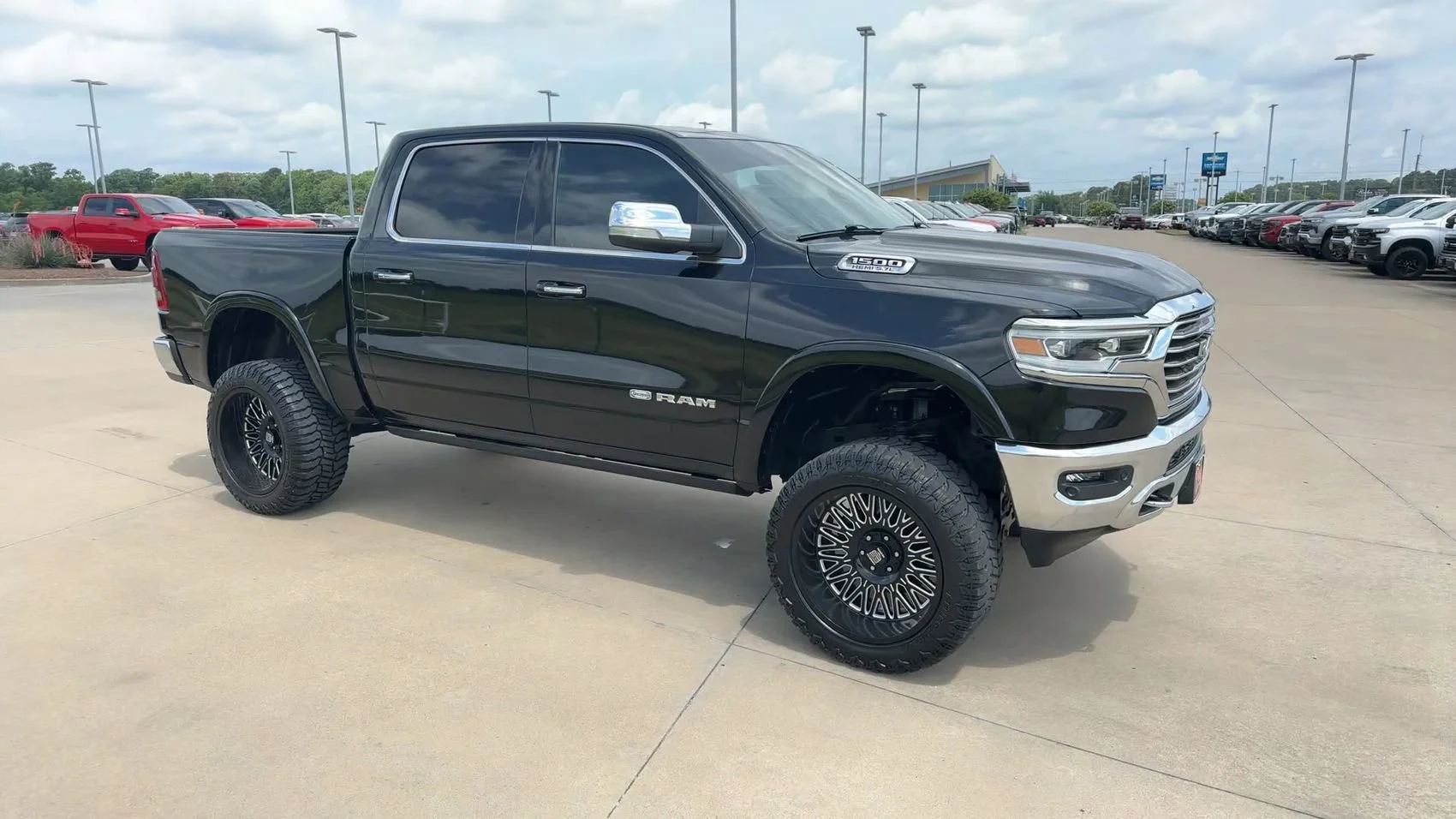 Used 2022 Diamond Black Crystal Pearlcoat Ram Longhorn image 3