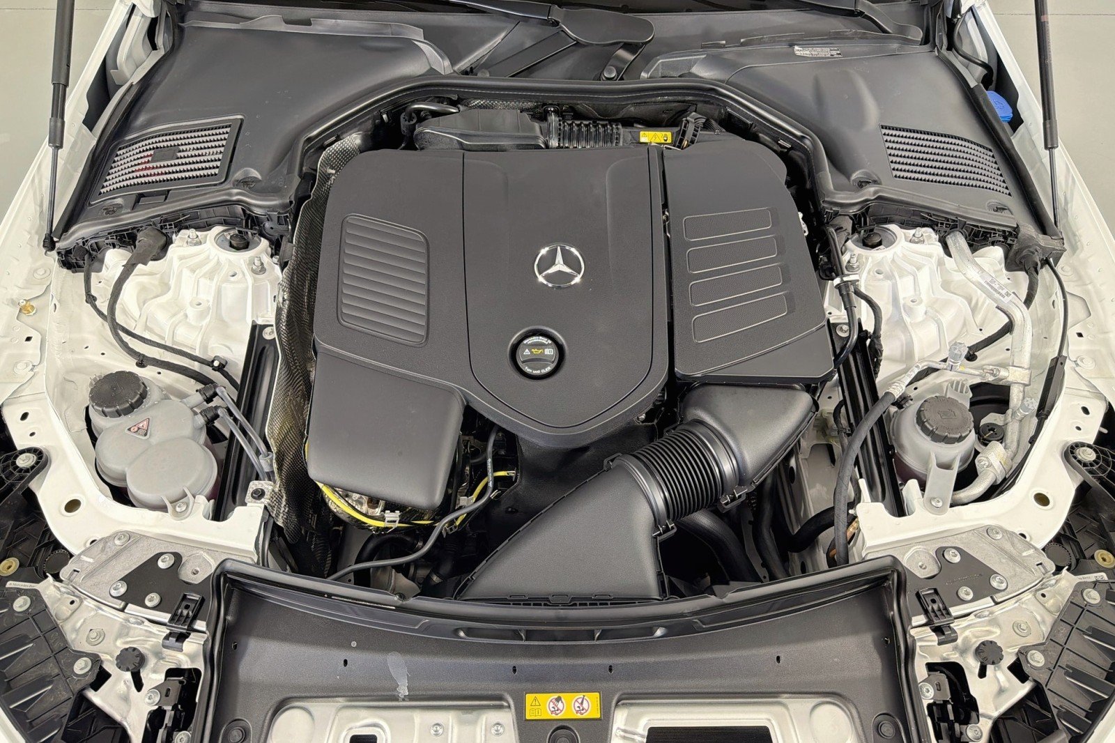 New 2027 Polar White Mercedes-Benz CLE 300 4MATIC® Coupe image 10