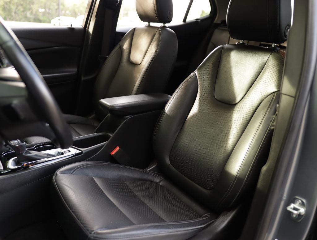 Used 2020 SATIN STEEL METALLIC Buick Essence image 22