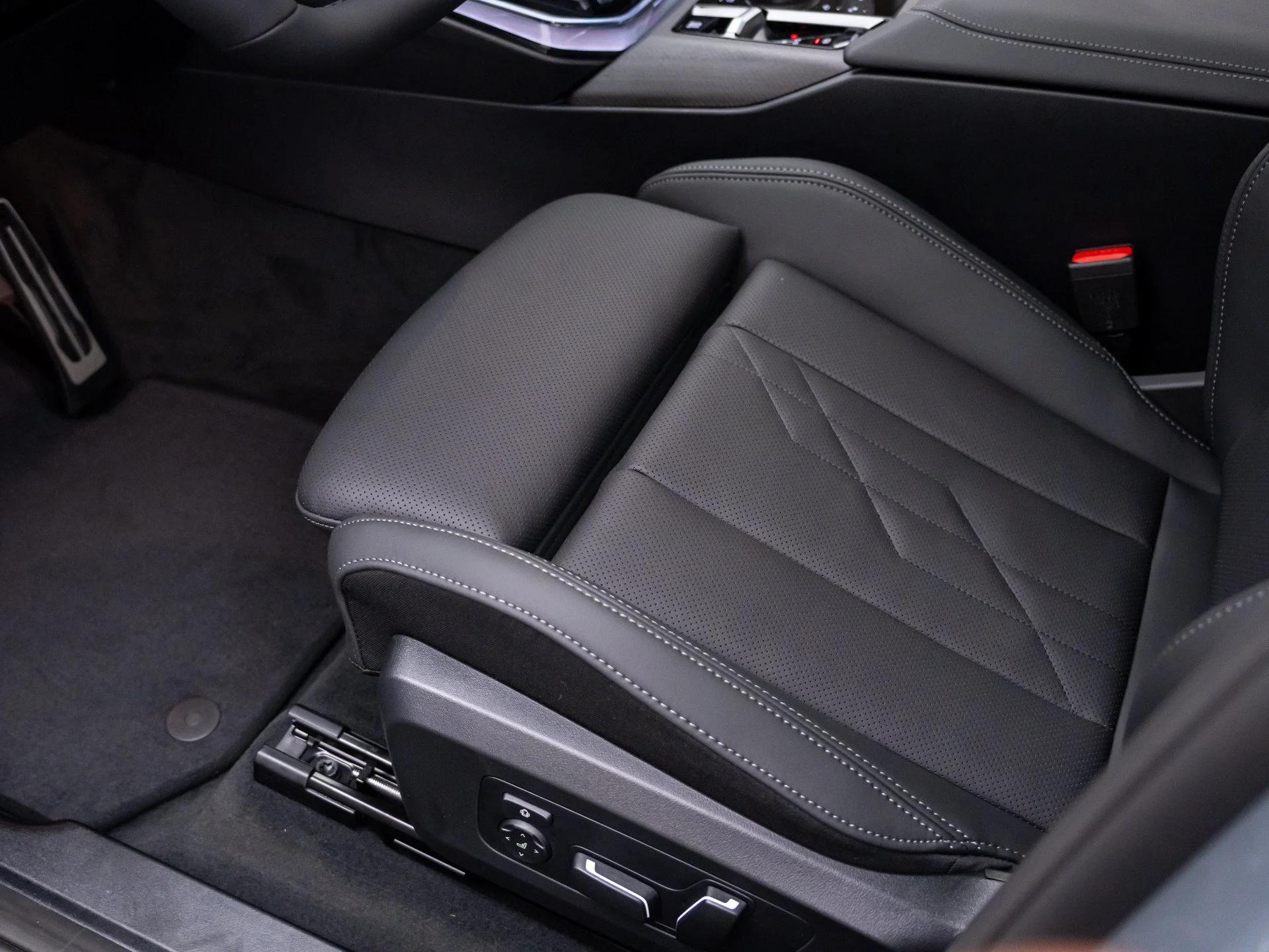 New 2026 Gray BMW 30 xDrive image 15